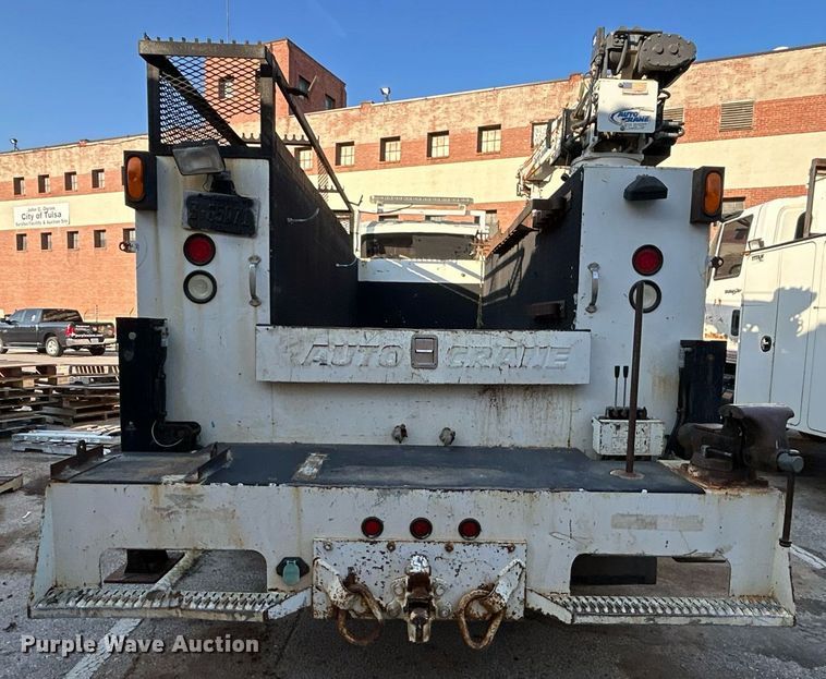 image for item EG0565 2008 International 4400 utility / service truck