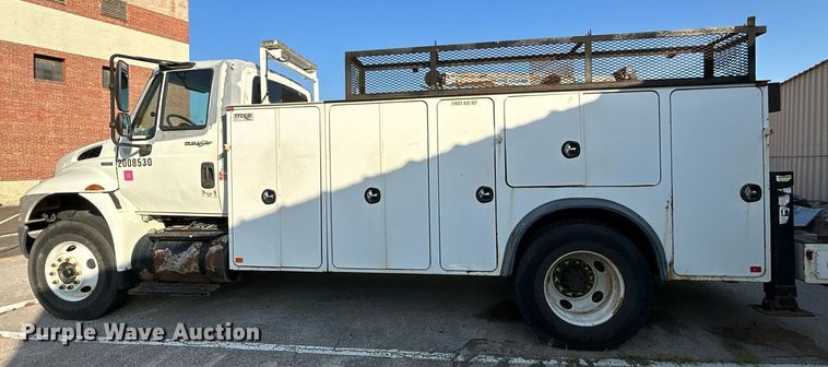 image for item EG0565 2008 International 4400 utility / service truck