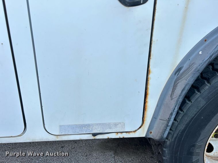 image for item EG0565 2008 International 4400 utility / service truck