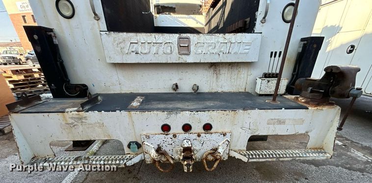 image for item EG0565 2008 International 4400 utility / service truck