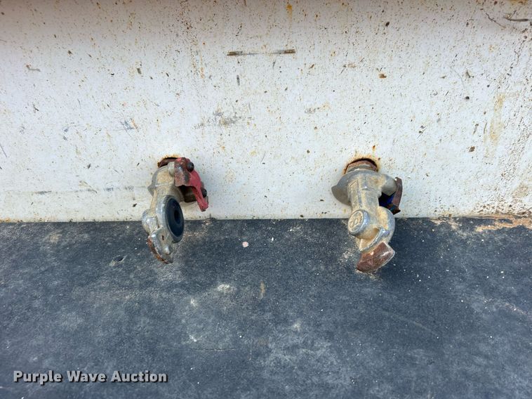 image for item EG0565 2008 International 4400 utility / service truck