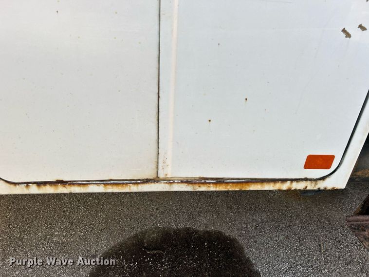 image for item EG0565 2008 International 4400 utility / service truck