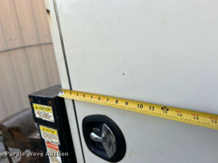 image for item EG0565 2008 International 4400 utility / service truck