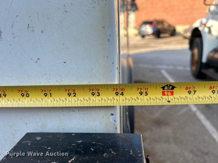 image for item EG0565 2008 International 4400 utility / service truck