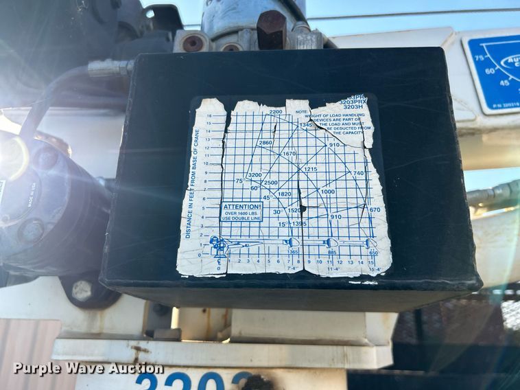 image for item EG0565 2008 International 4400 utility / service truck