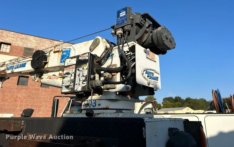 image for item EG0565 2008 International 4400 utility / service truck