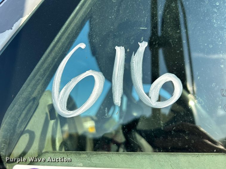 image for item EG0565 2008 International 4400 utility / service truck