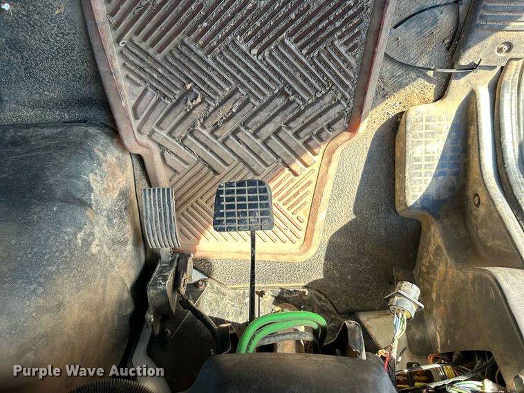 image for item EG0565 2008 International 4400 utility / service truck