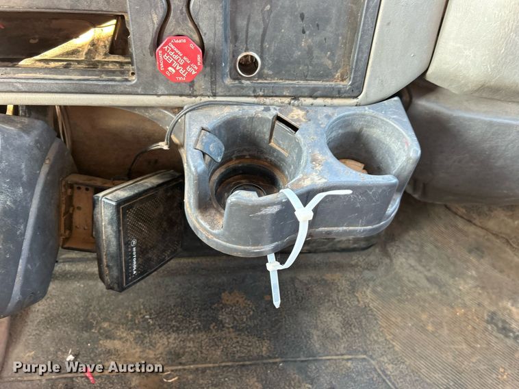 image for item EG0565 2008 International 4400 utility / service truck