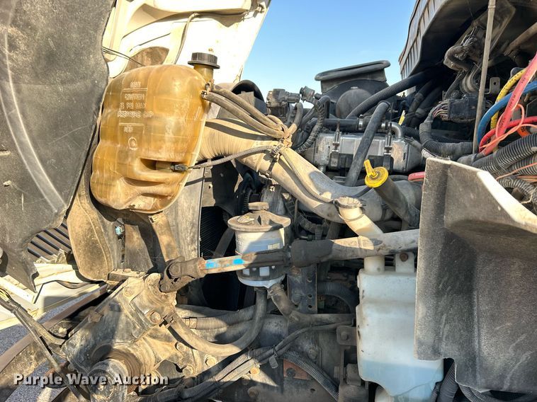 image for item EG0565 2008 International 4400 utility / service truck