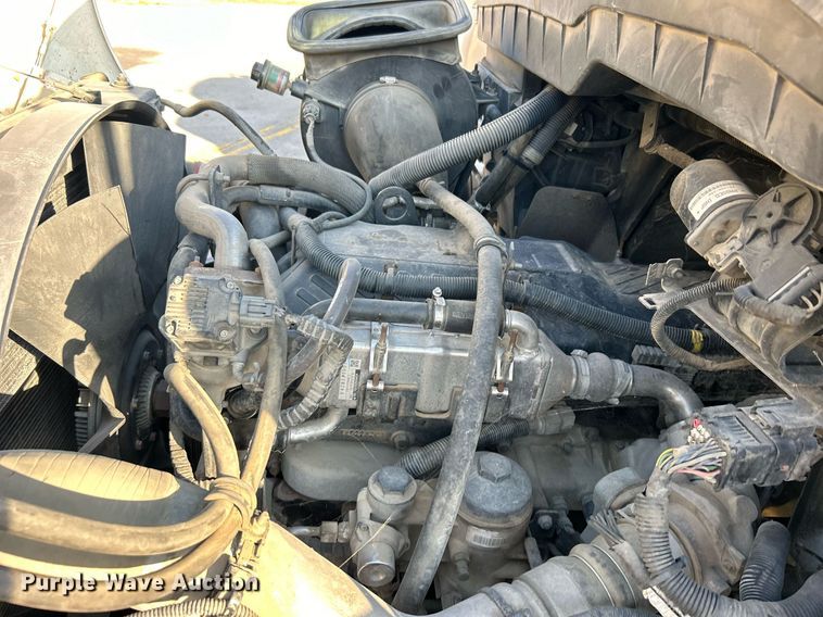 image for item EG0565 2008 International 4400 utility / service truck