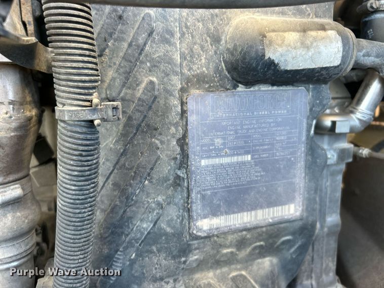 image for item EG0565 2008 International 4400 utility / service truck