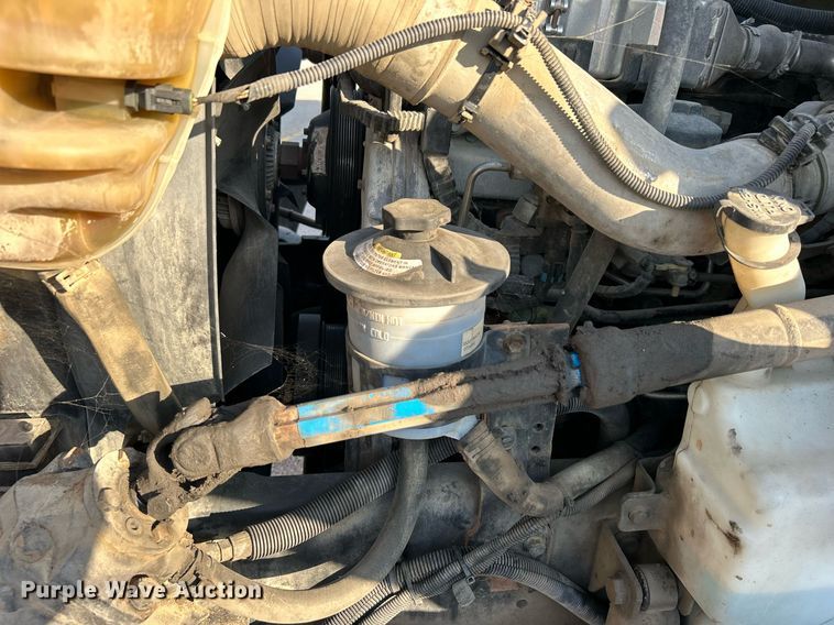 image for item EG0565 2008 International 4400 utility / service truck