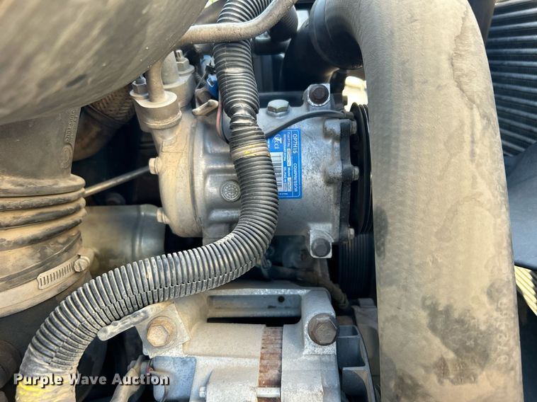 image for item EG0565 2008 International 4400 utility / service truck