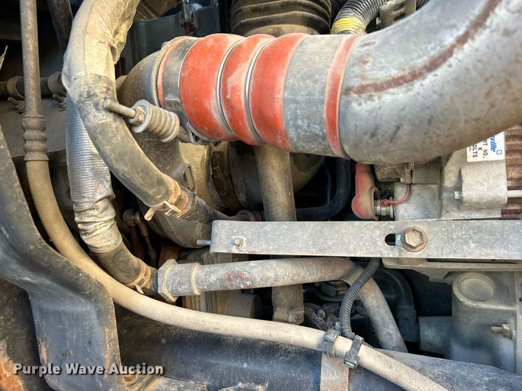 image for item EG0565 2008 International 4400 utility / service truck