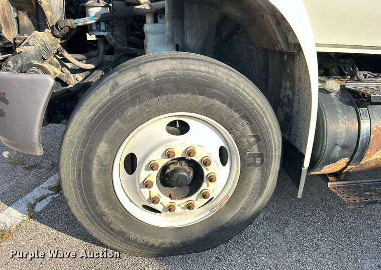 image for item EG0565 2008 International 4400 utility / service truck