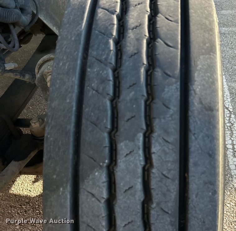 image for item EG0565 2008 International 4400 utility / service truck