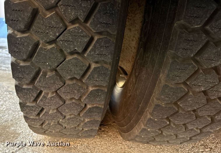 image for item EG0565 2008 International 4400 utility / service truck