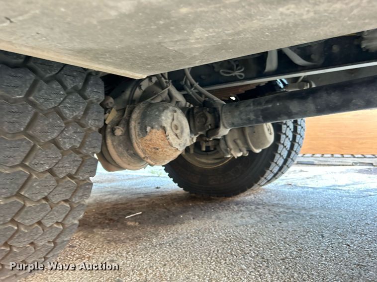 image for item EG0565 2008 International 4400 utility / service truck