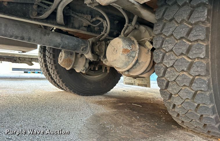 image for item EG0565 2008 International 4400 utility / service truck