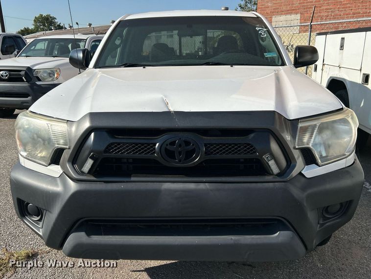 image for item EG0568 2015 Toyota Tacoma Access Cab pickup truck