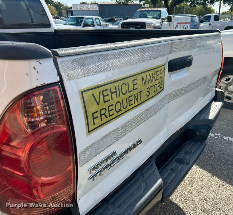 image for item EG0568 2015 Toyota Tacoma Access Cab pickup truck