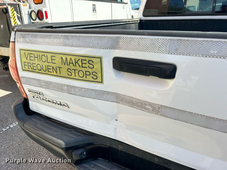 image for item EG0568 2015 Toyota Tacoma Access Cab pickup truck