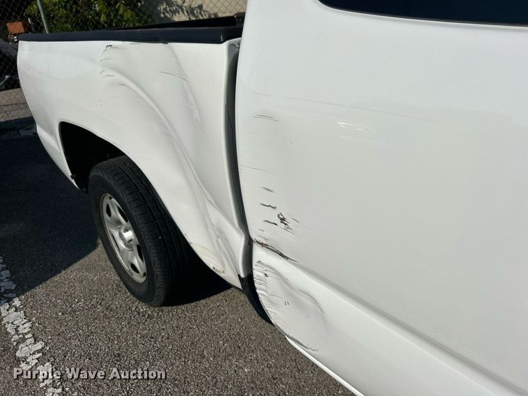 image for item EG0568 2015 Toyota Tacoma Access Cab pickup truck