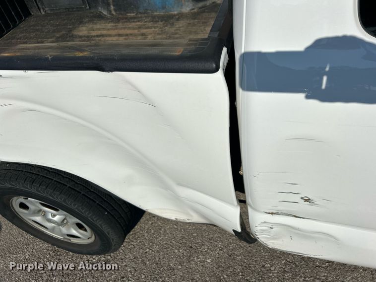 image for item EG0568 2015 Toyota Tacoma Access Cab pickup truck