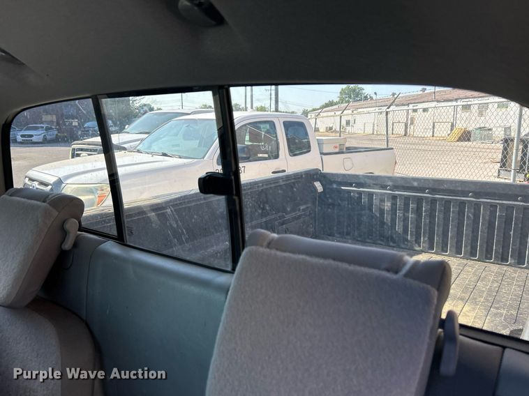 image for item EG0568 2015 Toyota Tacoma Access Cab pickup truck