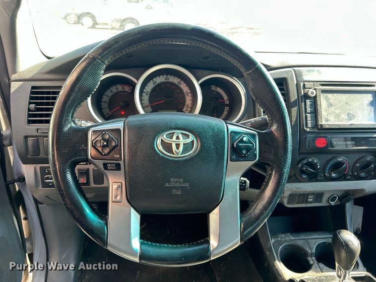 image for item EG0568 2015 Toyota Tacoma Access Cab pickup truck