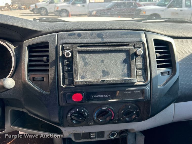 image for item EG0568 2015 Toyota Tacoma Access Cab pickup truck