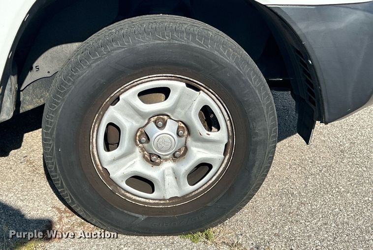 image for item EG0568 2015 Toyota Tacoma Access Cab pickup truck