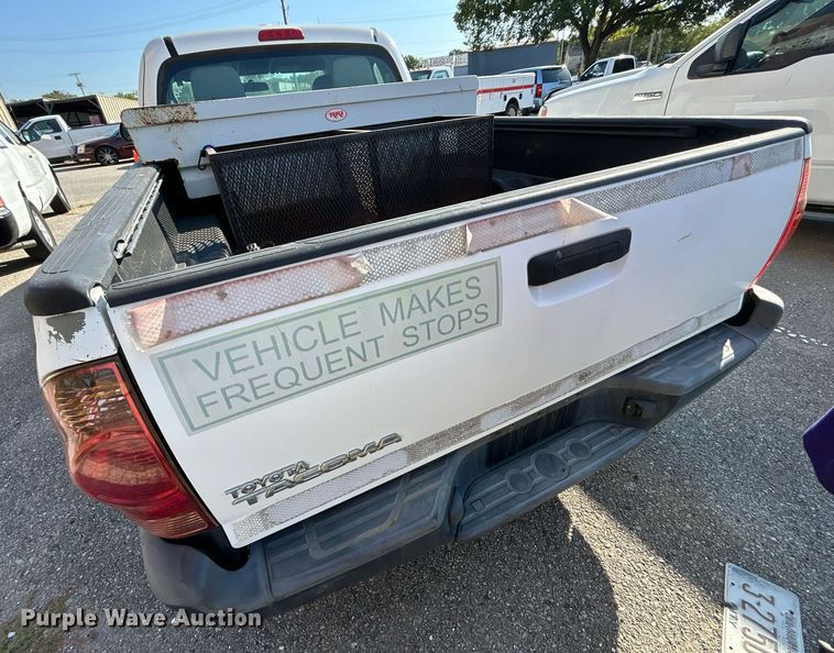 image for item EG0569 2013 Toyota Tacoma Access Cab pickup truck