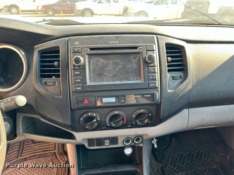 image for item EG0569 2013 Toyota Tacoma Access Cab pickup truck