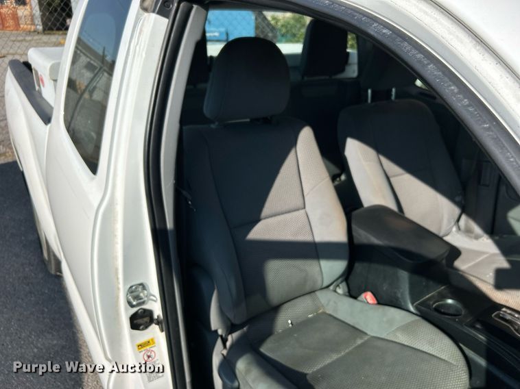 image for item EG0569 2013 Toyota Tacoma Access Cab pickup truck