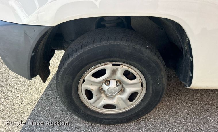 image for item EG0569 2013 Toyota Tacoma Access Cab pickup truck