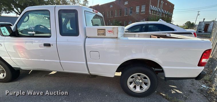 image for item EG0571 2011 Ford Ranger SuperCab pickup truck