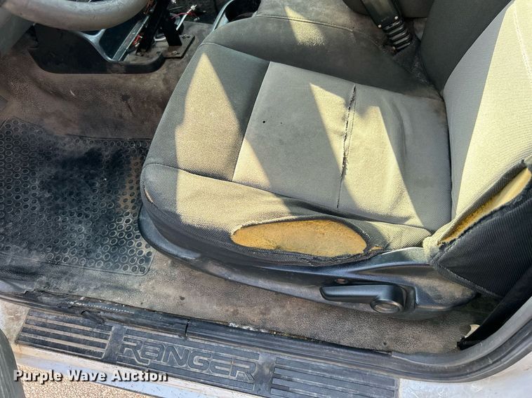 image for item EG0571 2011 Ford Ranger SuperCab pickup truck