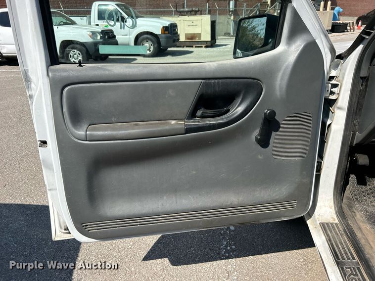 image for item EG0575 2011 Ford Ranger SuperCab pickup truck