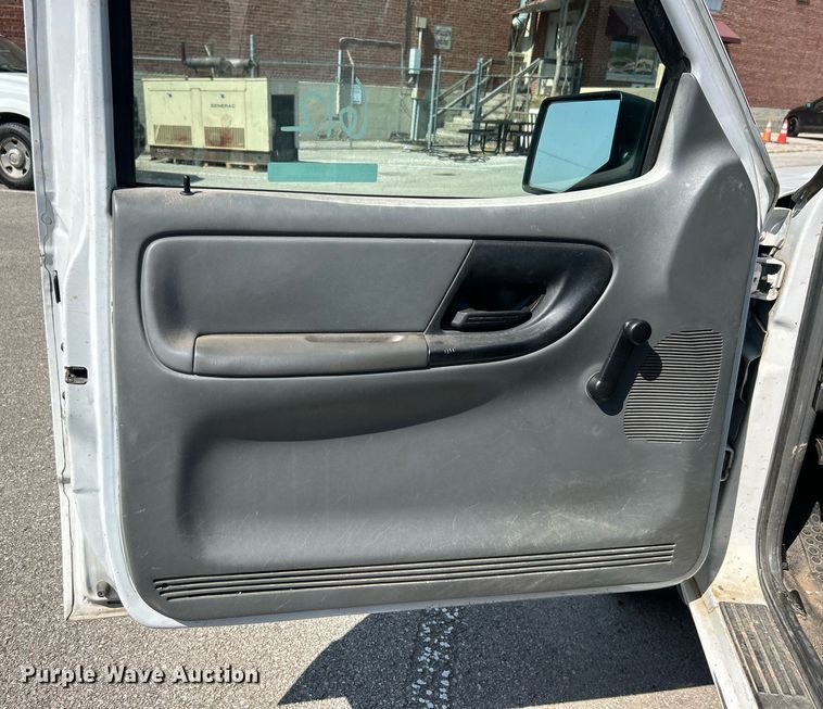 image for item EG0576 2011 Ford Ranger SuperCab pickup truck