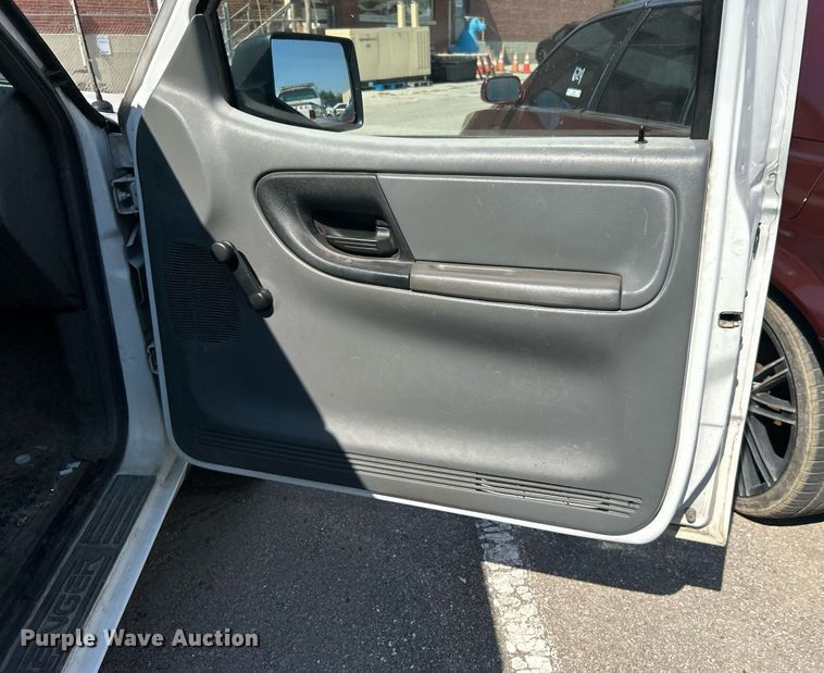 image for item EG0576 2011 Ford Ranger SuperCab pickup truck