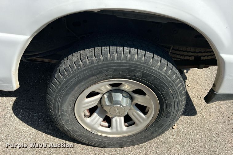 image for item EG0576 2011 Ford Ranger SuperCab pickup truck