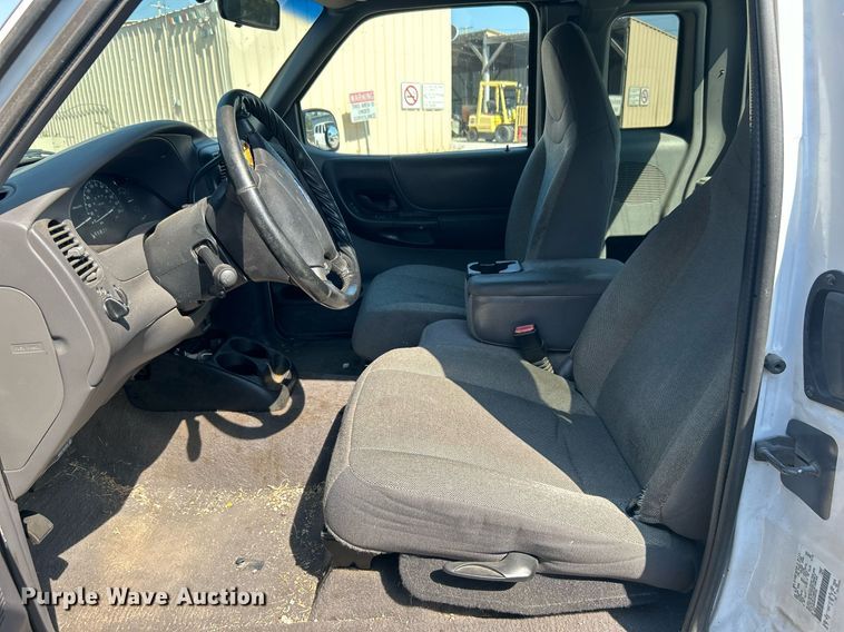 image for item EG0579 2002 Ford Ranger SuperCab pickup truck