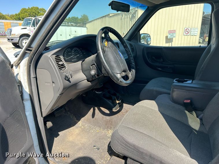 image for item EG0579 2002 Ford Ranger SuperCab pickup truck