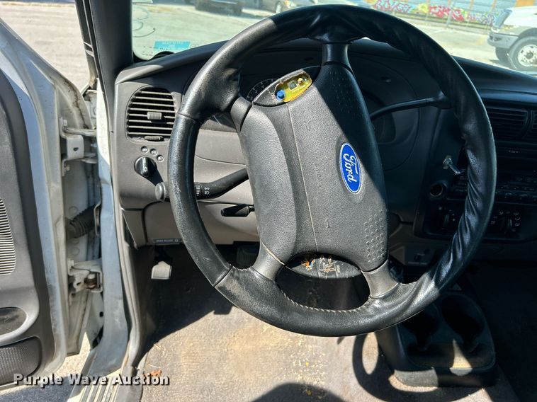 image for item EG0579 2002 Ford Ranger SuperCab pickup truck