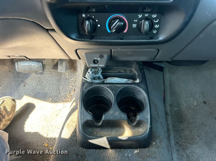 image for item EG0579 2002 Ford Ranger SuperCab pickup truck