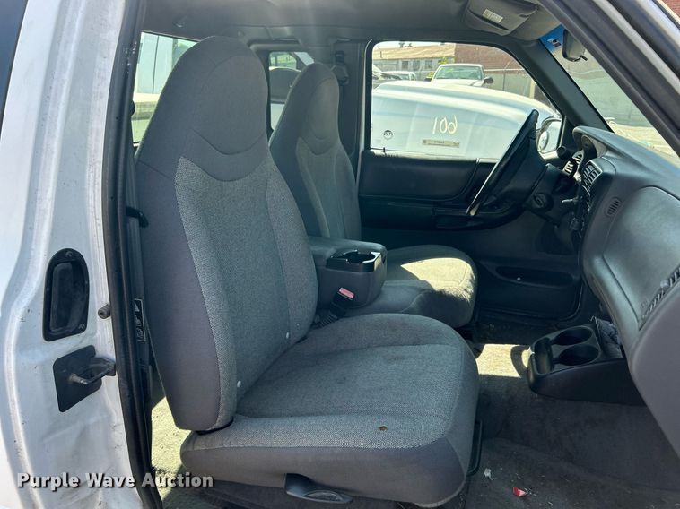 image for item EG0579 2002 Ford Ranger SuperCab pickup truck