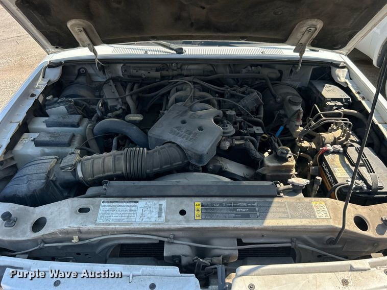 image for item EG0579 2002 Ford Ranger SuperCab pickup truck