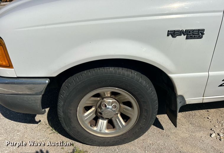 image for item EG0579 2002 Ford Ranger SuperCab pickup truck
